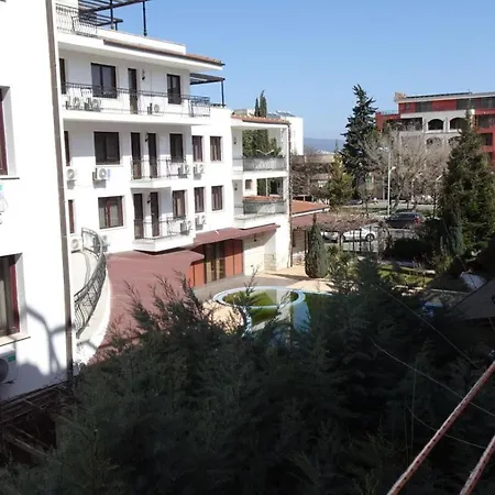 Sun, Sea, Apartman *