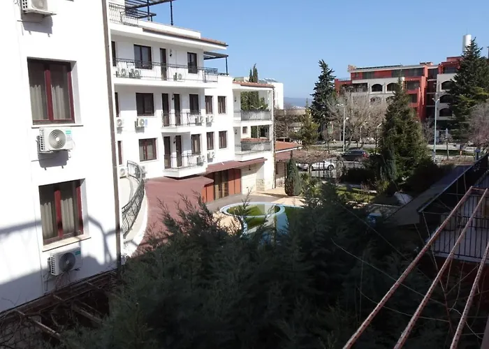 Sun, Sea, Apartment *